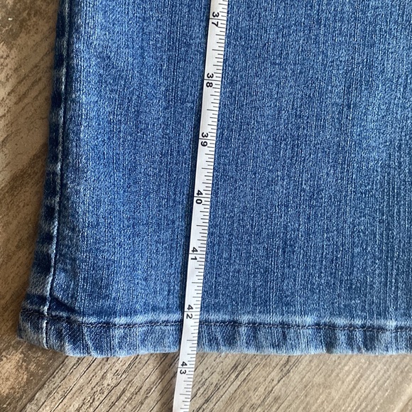 Lee Classic Fit Straight Leg Woman’s Jeans - Picture 14 of 16